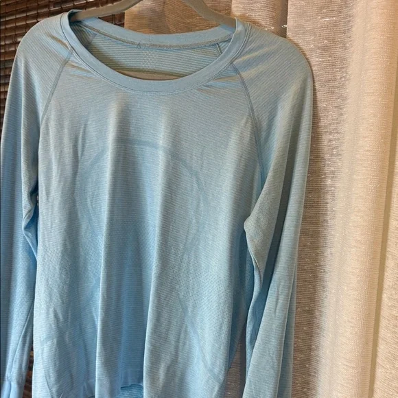 lululemon athletica Sky Blue Long Sleeve Top - Picture 3 of 3